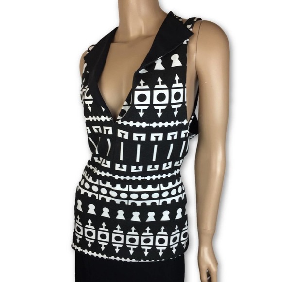 ATTO Size EUR 36 US 8 Sleeveless Black w White Design Top Blouse Low V-Neck $835 - Picture 2 of 5